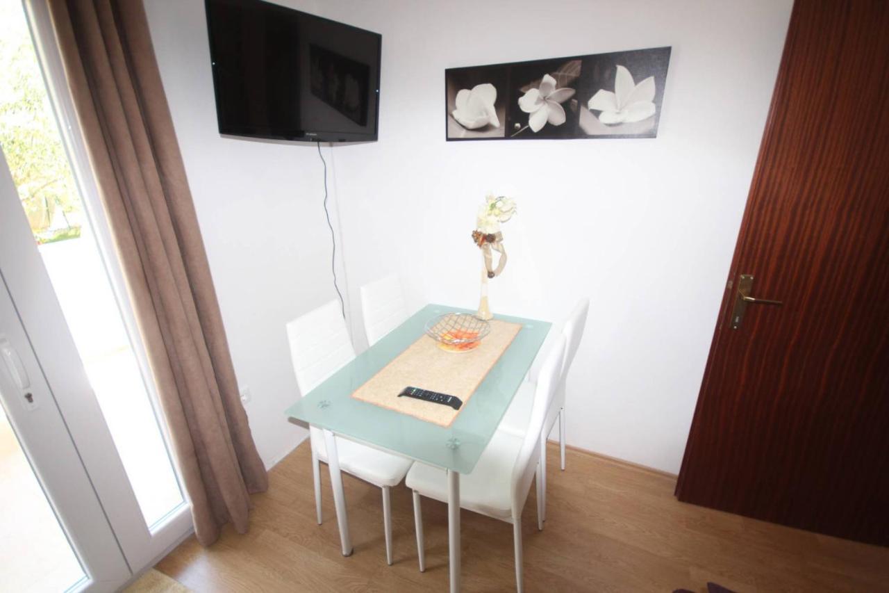 Small Apartment For A Great Holiday Задар Екстериор снимка