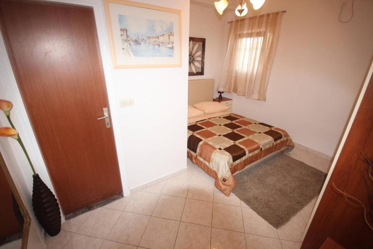 Small Apartment For A Great Holiday Задар Екстериор снимка