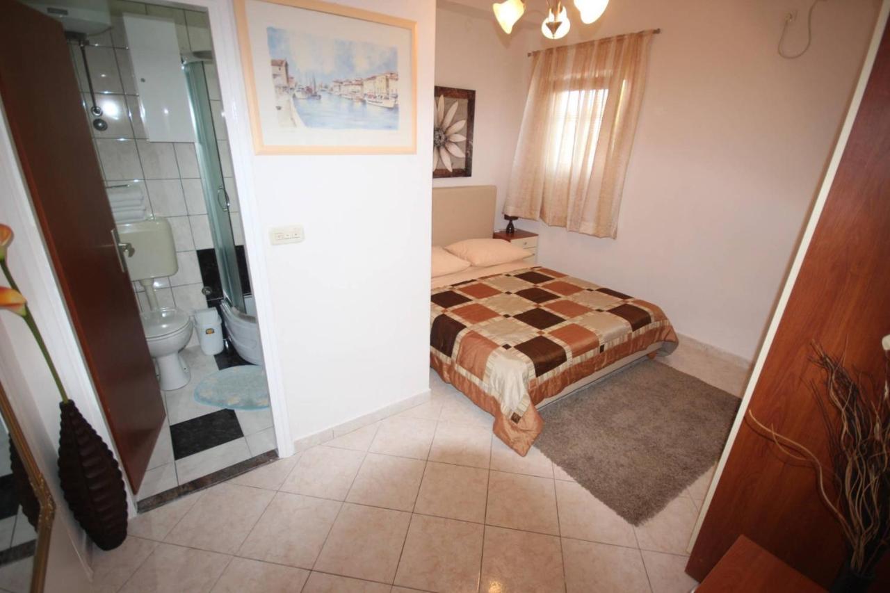 Small Apartment For A Great Holiday Задар Екстериор снимка